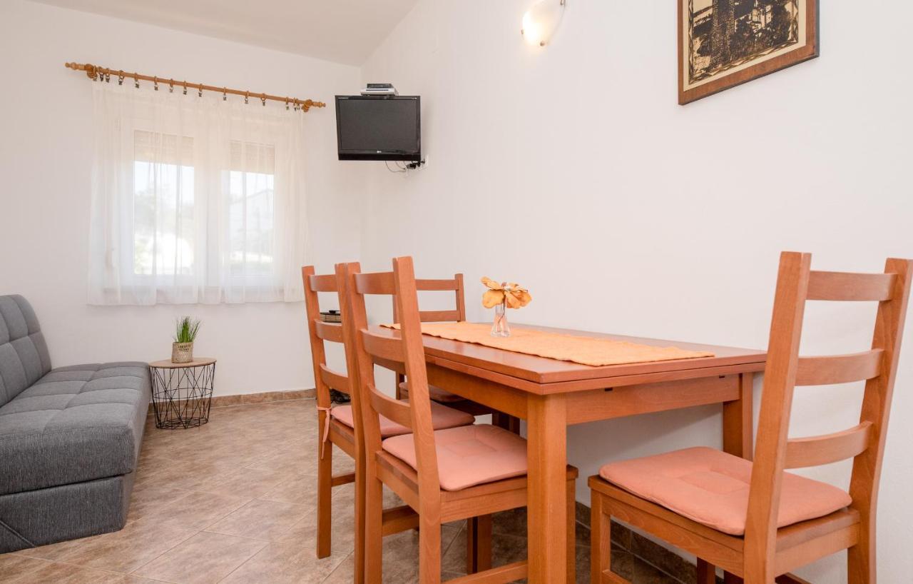 Apartments Silvana In Kampor Esterno foto